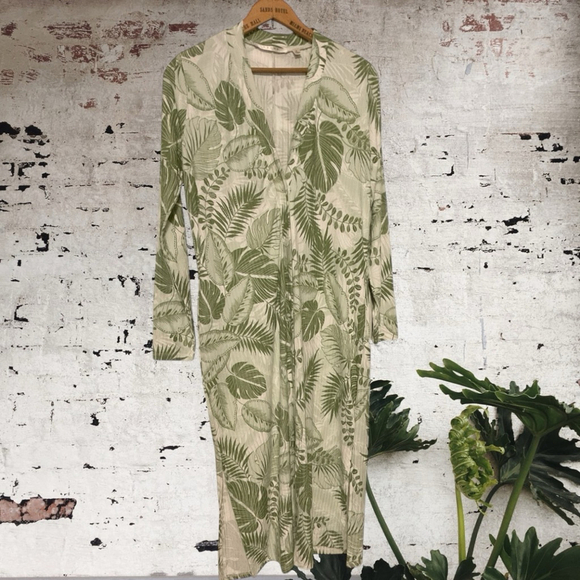 Cyrus Dresses & Skirts - Cyrus Green Tropical Print button front ankle length maxi dress M
